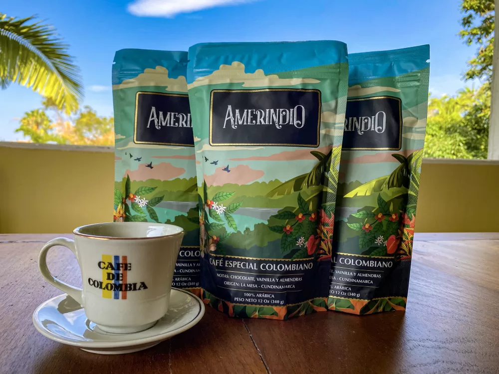 Package of 3 Fresh Colombian Roasted Coffee Bags, Ground Presentation.